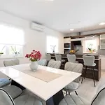 Magdalena Mit Privatem Pool By Interhome Feriehus *