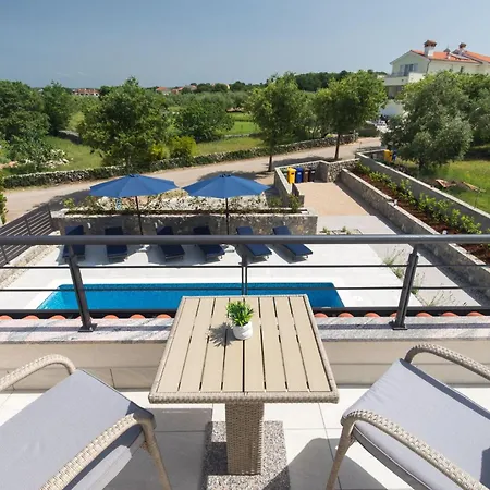 Magdalena Mit Privatem Pool By Interhome * Porat (Krk)