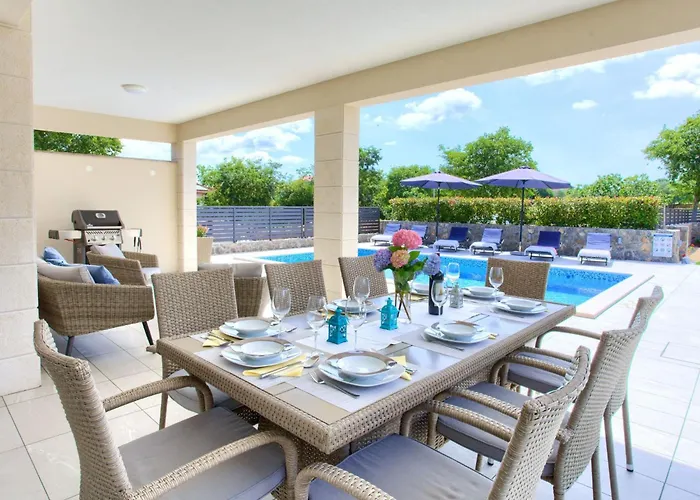Magdalena Mit Privatem Pool By Interhome *