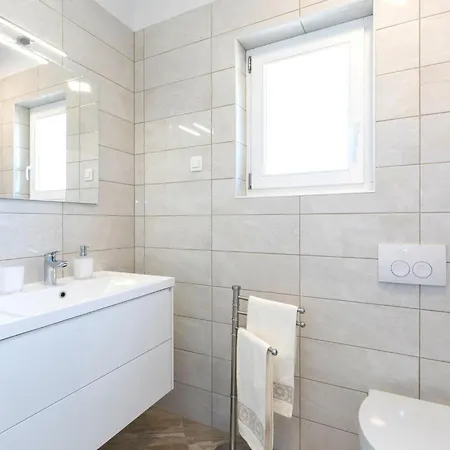 Holiday home Magdalena Mit Privatem Pool By Interhome Porat (Krk)