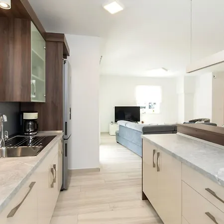 Magdalena Mit Privatem Pool By Interhome * Porat (Krk)