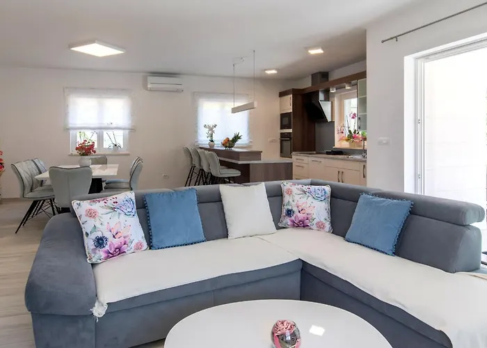 Magdalena Mit Privatem Pool By Interhome Holiday home