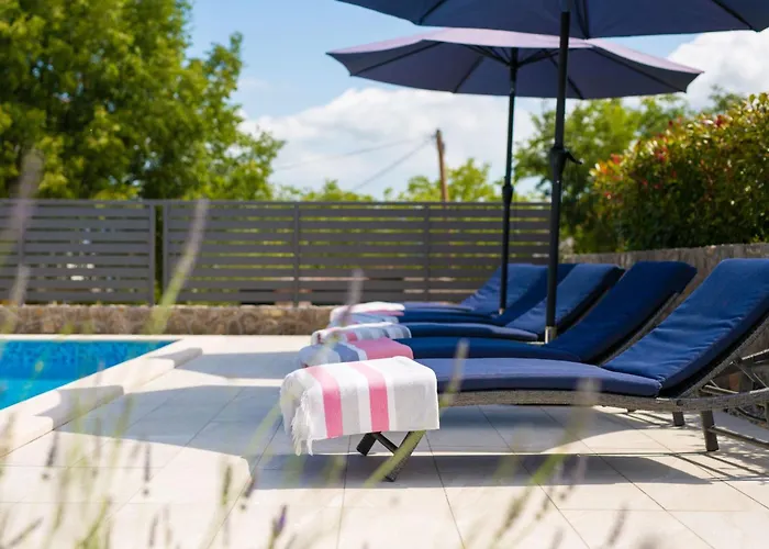 Magdalena Mit Privatem Pool By Interhome
