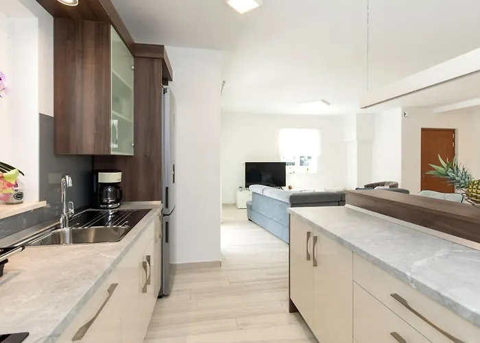 Magdalena Mit Privatem Pool By Interhome * Porat